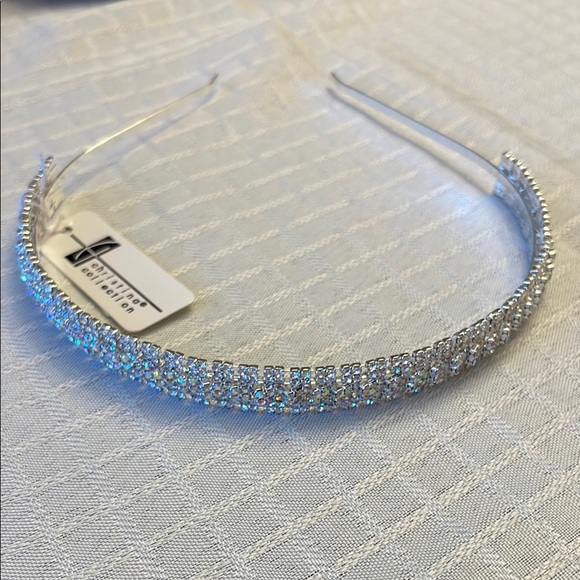 Silver Sparkling Hair Accessory for Special Occasions - Picture 1 of 4